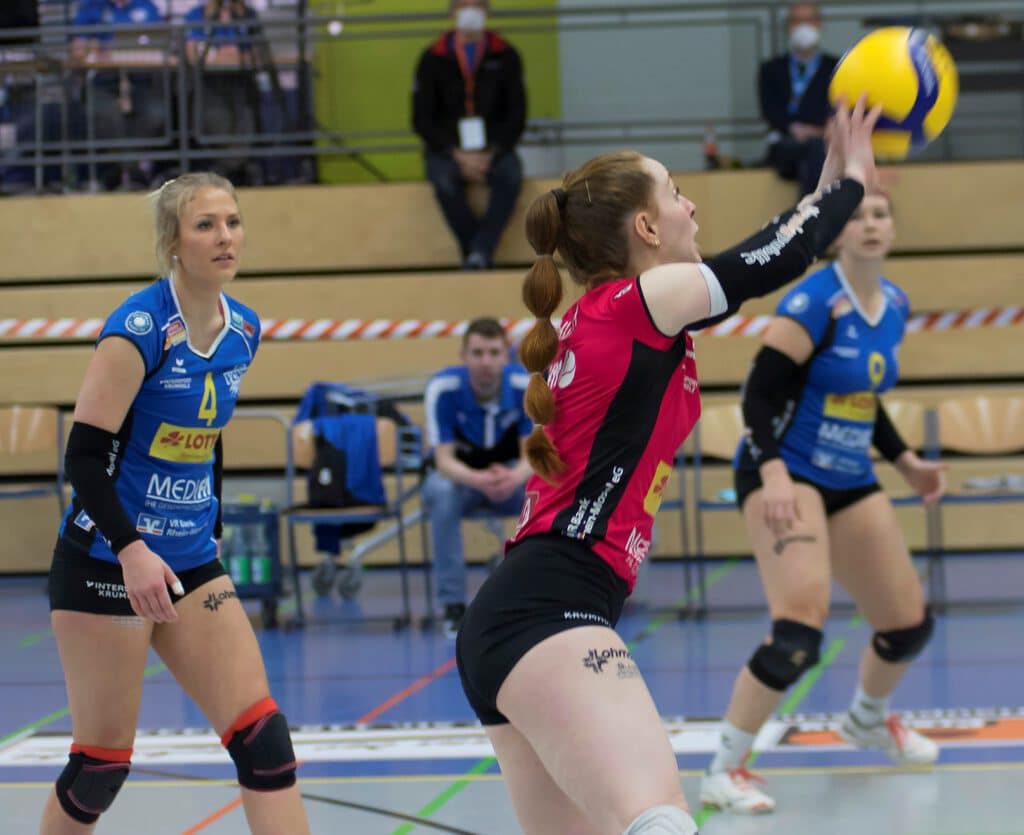 Maike Henning und Anna Church konzentriert auf dem Weg in die Bundesliga (Foto W.Tischler)